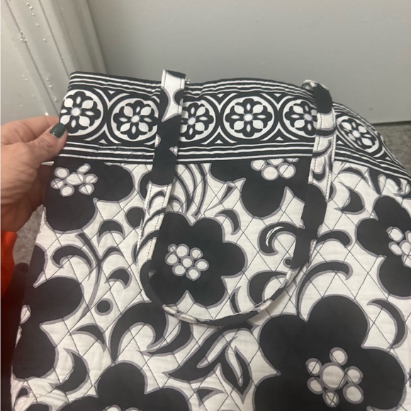 Vera Bradley Floral Black and White Tote Bag. Excellent Condition - Picture 12 of 12